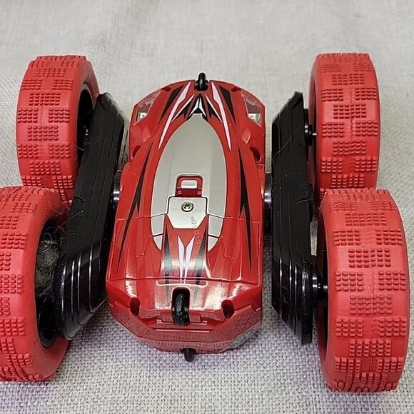 3 Stunt Car Double Side Roll Race Stunt Cars with remotes - Picture 5 of 11